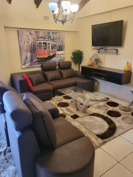 Albatrossways Lodge Sandton Dış mekan fotoğraf
