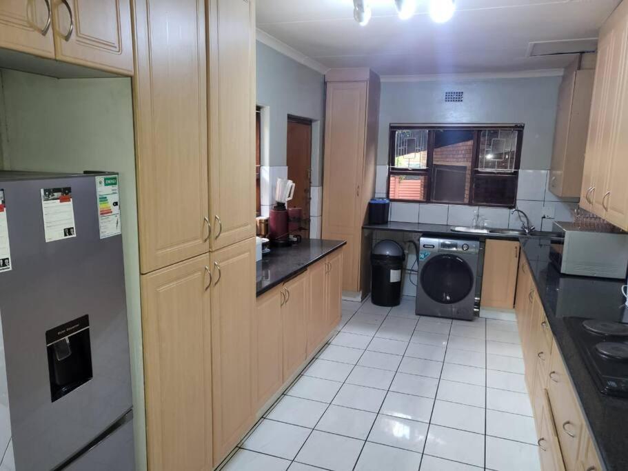 Albatrossways Lodge Sandton Dış mekan fotoğraf