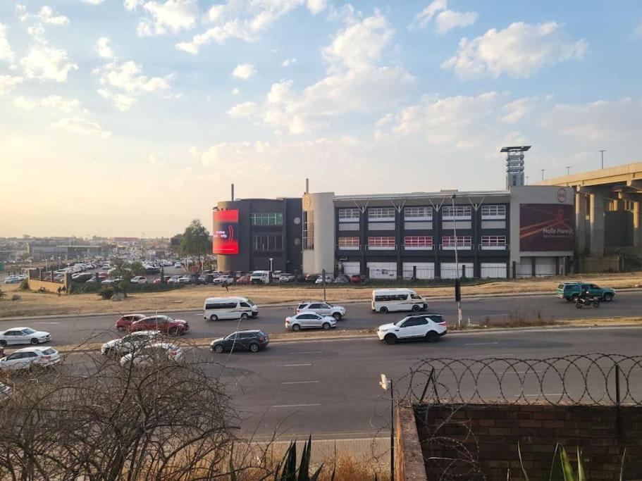 Albatrossways Lodge Sandton Dış mekan fotoğraf
